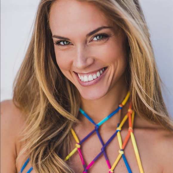 Meet your Posher, Sierra - Picture 1 of 1